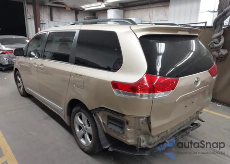 2013 Toyota Sienna Le V6 8 Passenger из США, поврежденный, VIN 5TDKK3DC1DS337028